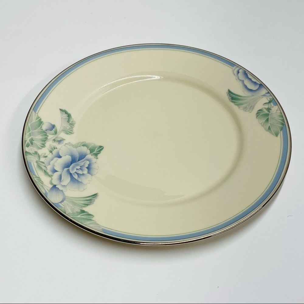Lenox Brentwood dinner plate discontinued pattern 10 3/4 inches w/blue flowers